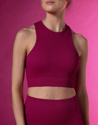Detalle del Liora Top — diseño de tiras cruzadas