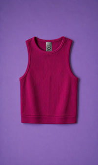 Modelo con Tank Top Alea de Saltylines — seamless versátil