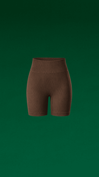 Modelo entrenando con Short Seamless Nara talla XS a XL