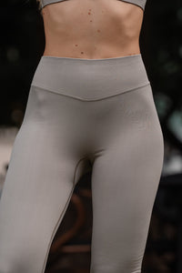 Legging Ceniza Seamless Serra — Panel V y Sin Costuras