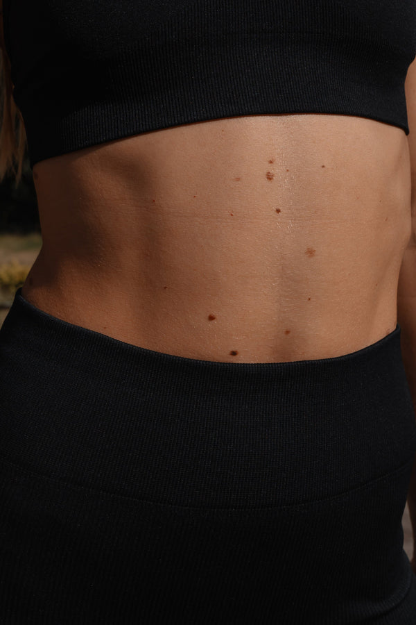 Short Negro Seamless Aura — Control Abdominal y Libertad de Movimiento