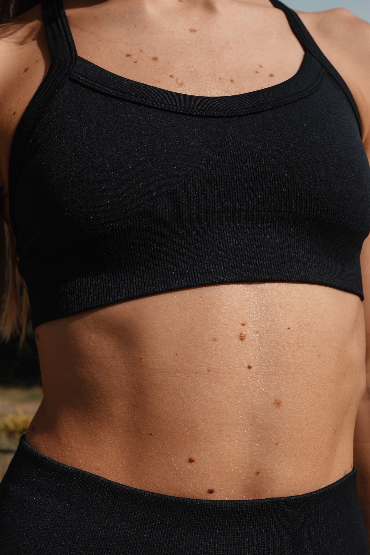 Sauda Top Negro — Seamless con Actitud para Entrenar